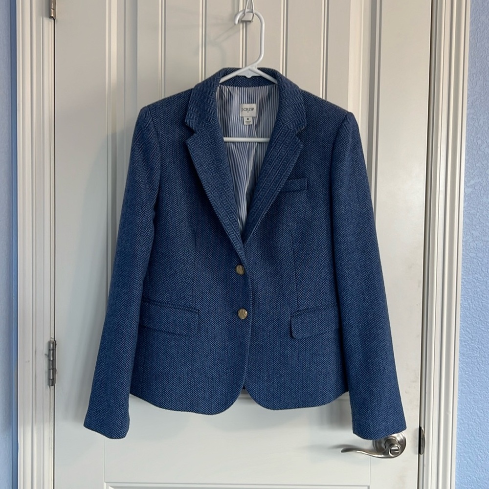 J.Crew blue horse tooth pattern with pinstripe lining